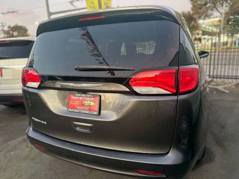 2017 Chrysler Pacifica Touring