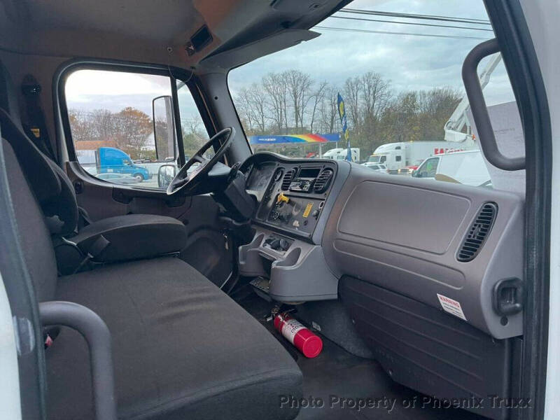 2015 Freightliner M2 106