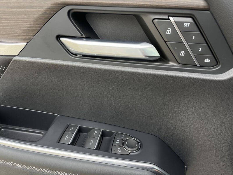 2024 GMC Acadia Denali