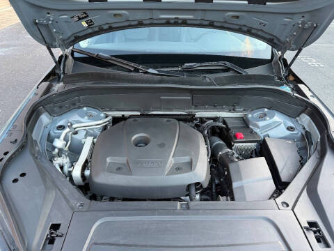 2021 Volvo XC90 T5 Momentum