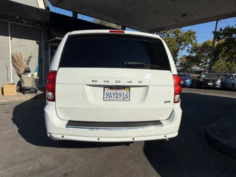 2014 Dodge Grand Caravan SXT