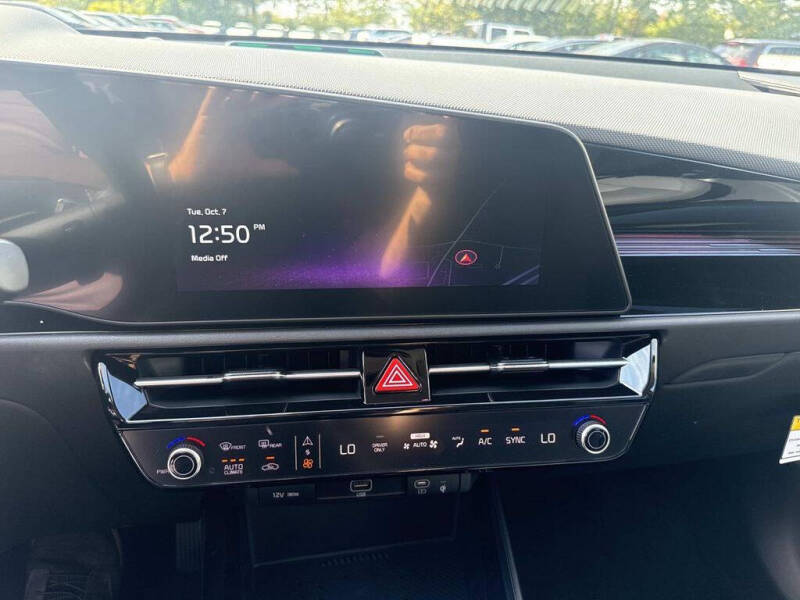 2025 Kia Niro Plug-In Hybrid EX