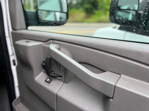 2017 Chevrolet Express 2500