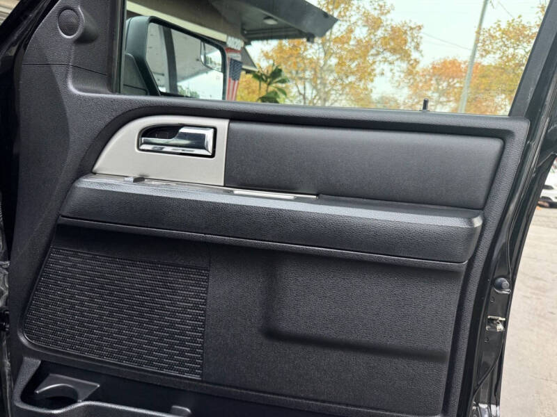 2017 Ford Expedition EL XLT