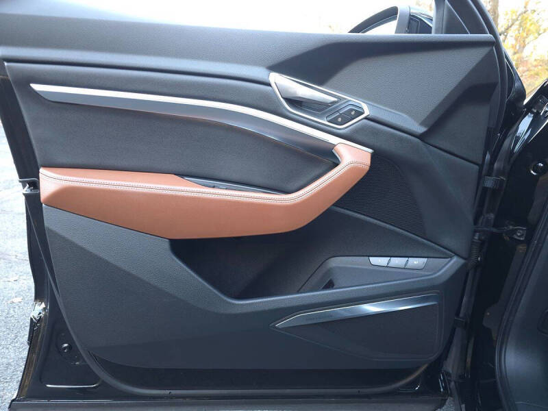 2024 Audi Q8 e-tron quattro Premium Plus