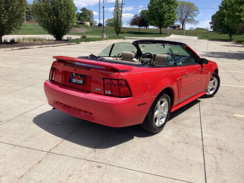 2004 Ford Mustang Deluxe