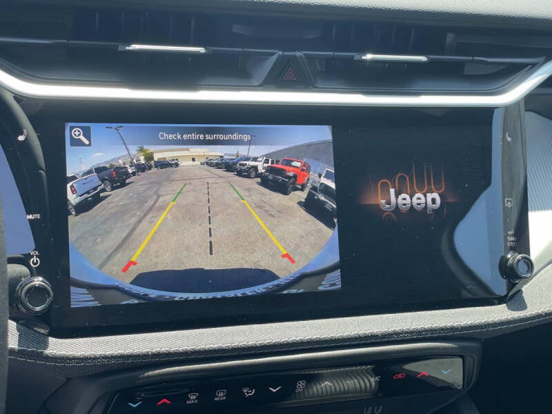 2026 Jeep Cherokee Laredo