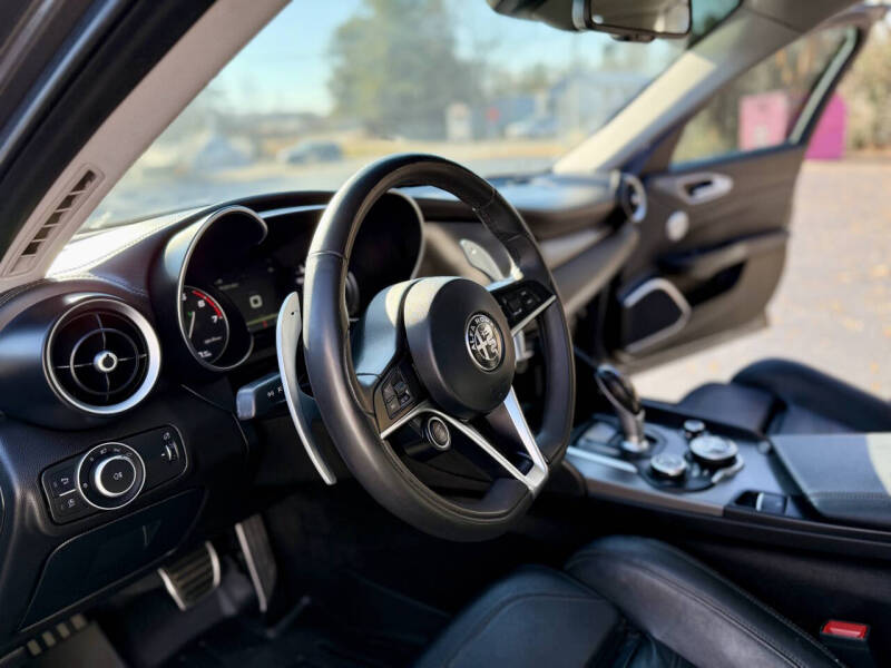 2017 Alfa Romeo Giulia Ti