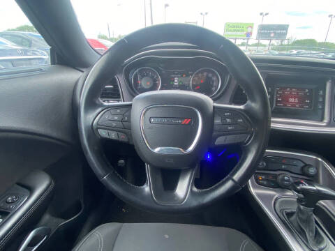 2016 Dodge Challenger SXT Plus