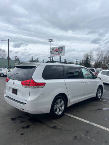 2012 Toyota Sienna