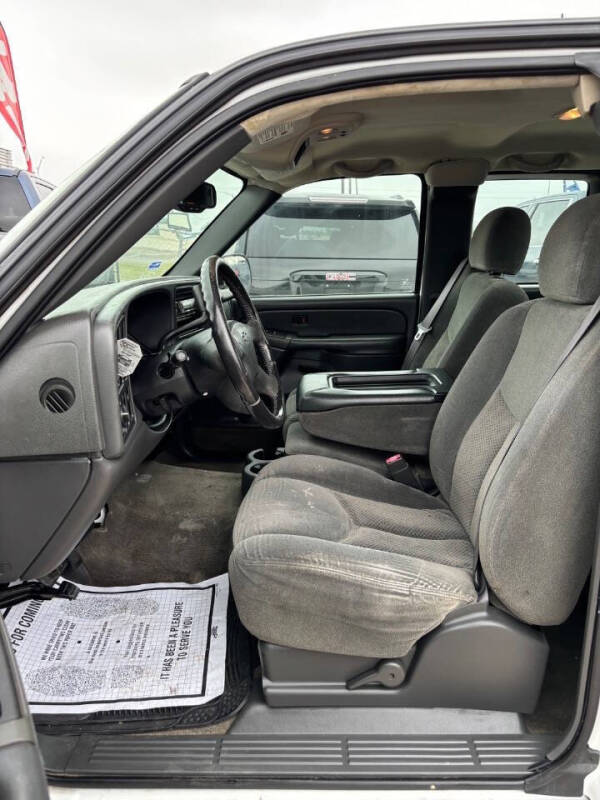 2004 Chevrolet Silverado 1500 LS