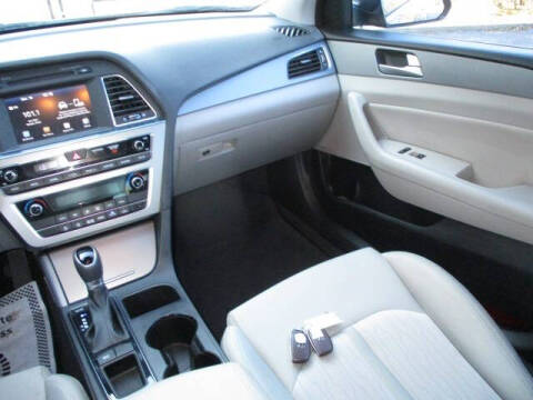 2017 Hyundai Sonata Hybrid SE