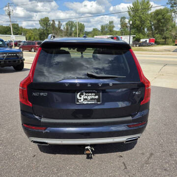 2016 Volvo XC90 T6 Momentum