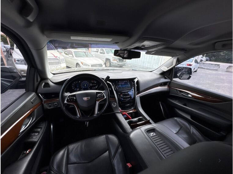 2018 Cadillac Escalade Standard