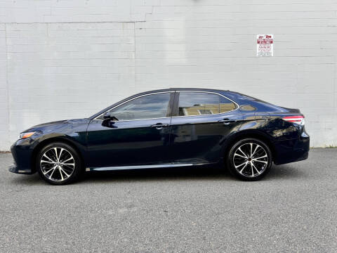 2020 Toyota Camry Hybrid LE