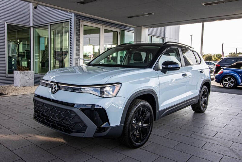 2026 Volkswagen Taos SE Black