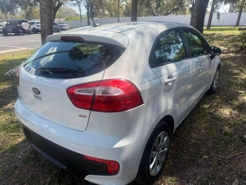 2016 Kia Rio 5-Door LX