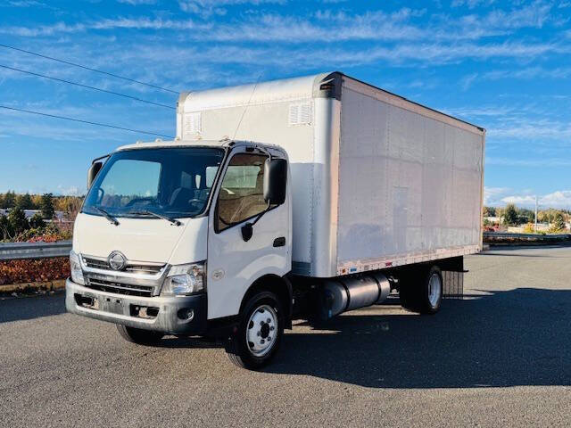 2018 Hino 195