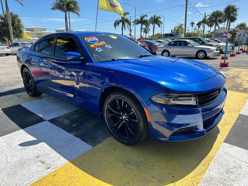 Used 2020 Dodge Charger SXT with VIN 2C3CDXBG9LH153128 for sale in Melbourne, FL