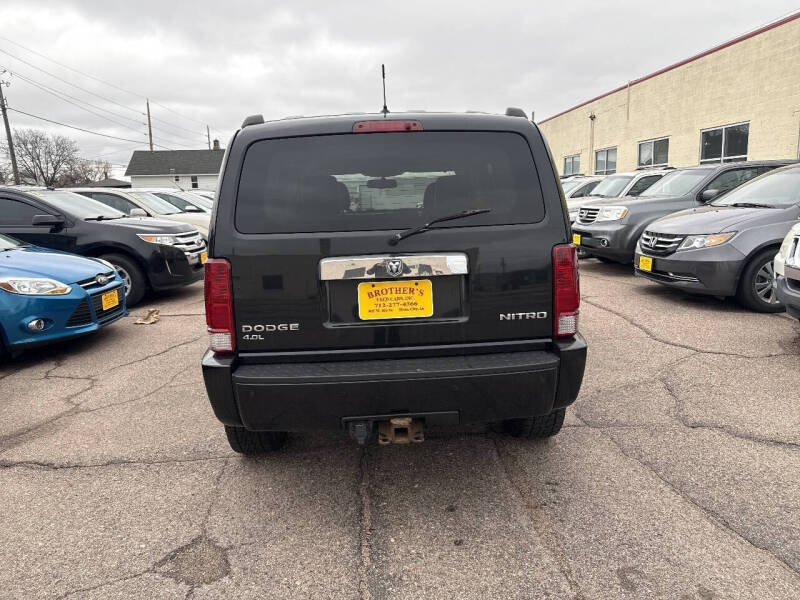 2010 Dodge Nitro Shock