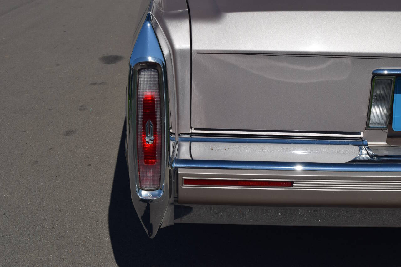 1991 Cadillac Brougham 57
