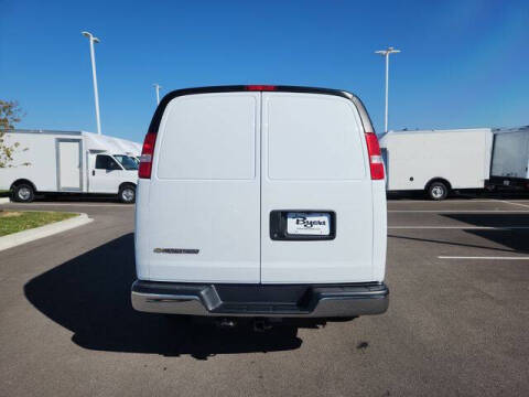2025 Chevrolet Express 3500