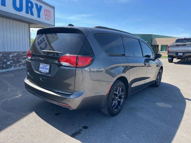 2020 Chrysler Pacifica Touring L