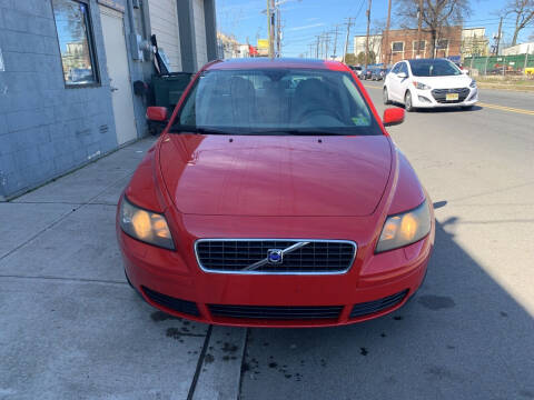 2006 Volvo S40 for sale at SUNSHINE AUTO SALES LLC in Paterson NJ
