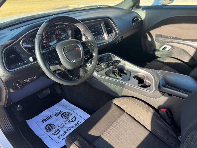 2022 Dodge Challenger SXT