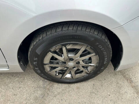 2015 Toyota Prius v Three