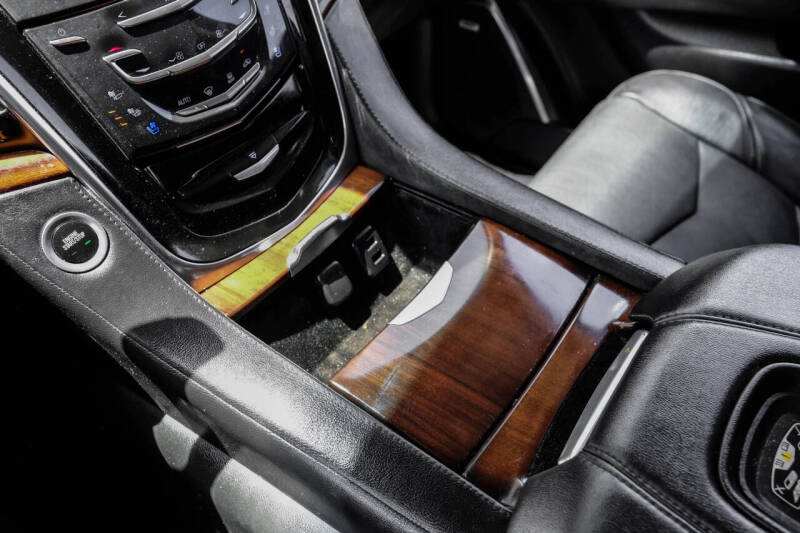 2016 Cadillac Escalade ESV Luxury Collection