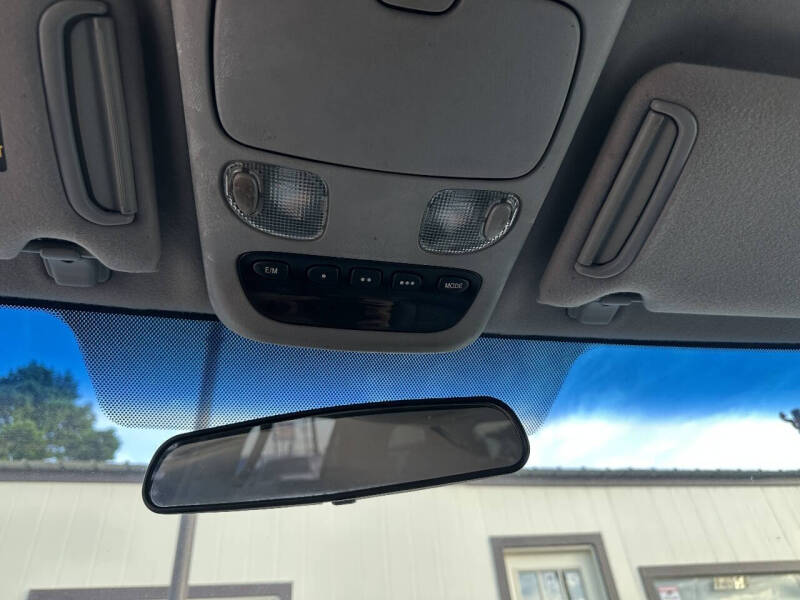 2005 Toyota Sequoia SR5
