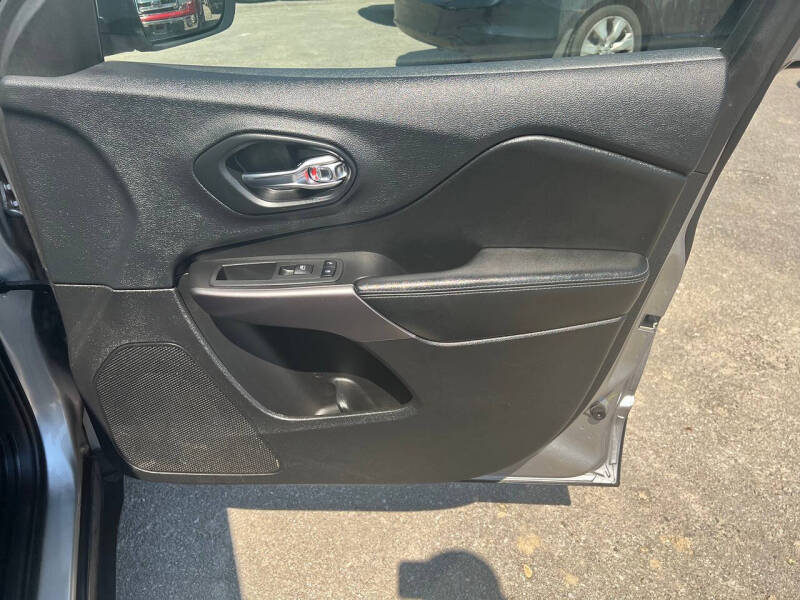2019 Jeep Cherokee Latitude