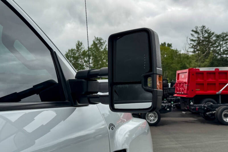 2022 Chevrolet Silverado 5500HD