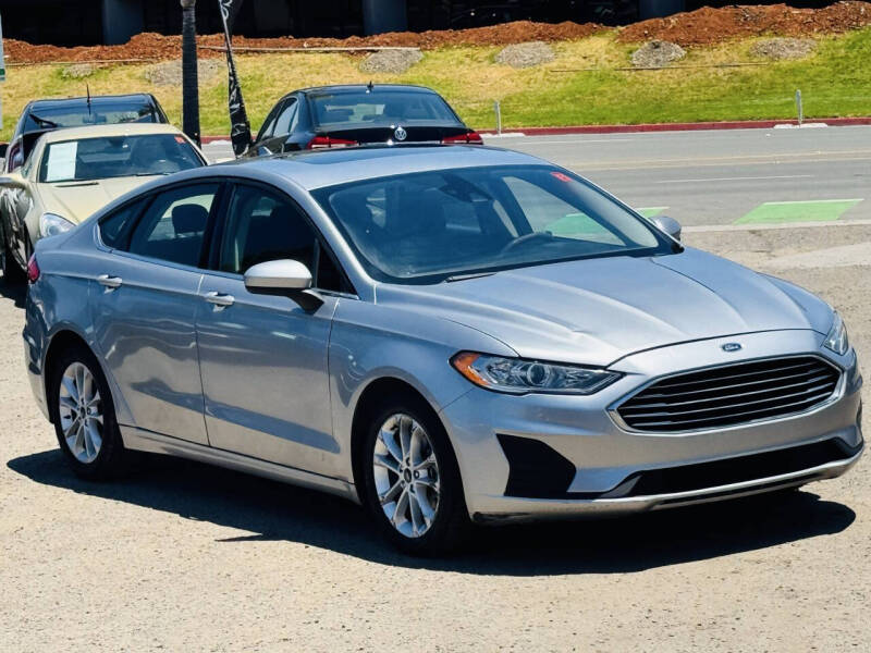 2020 Ford Fusion SE's photo