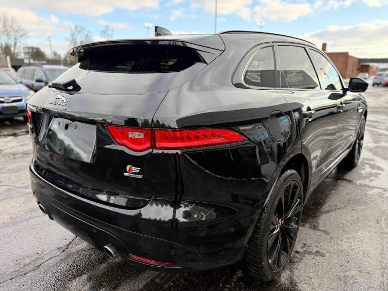 2019 Jaguar F-PACE S
