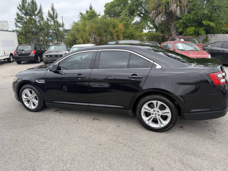 2016 Ford Taurus SEL