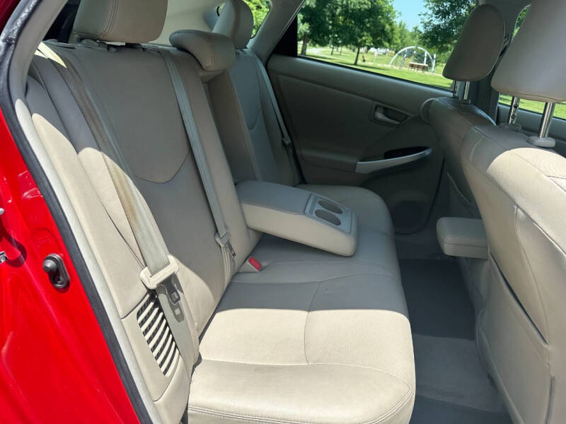 2010 Toyota Prius III