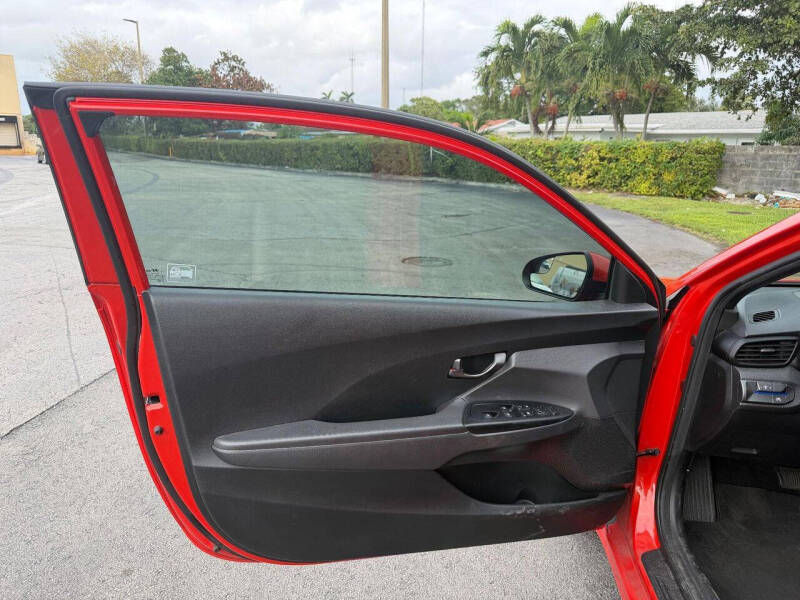 2020 Hyundai Veloster