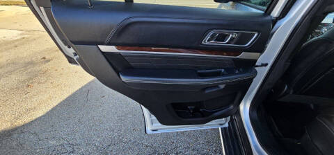 2017 Ford Explorer Platinum