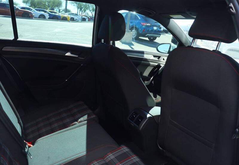 2019 Volkswagen Golf GTI S