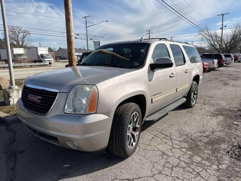 2009 GMC Yukon XL for sale at Lakeshore Auto Wholesalers in Amherst OH