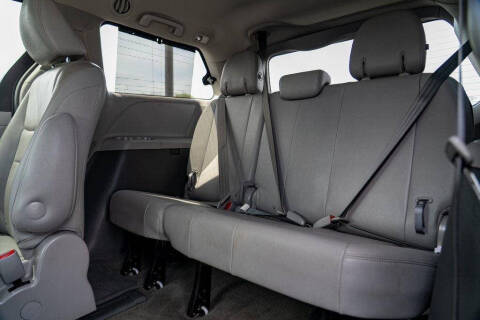 2017 Toyota Sienna XLE Premium 7-Passenger
