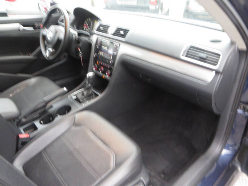 2015 Volkswagen Passat 1.8T Wolfsburg Edition