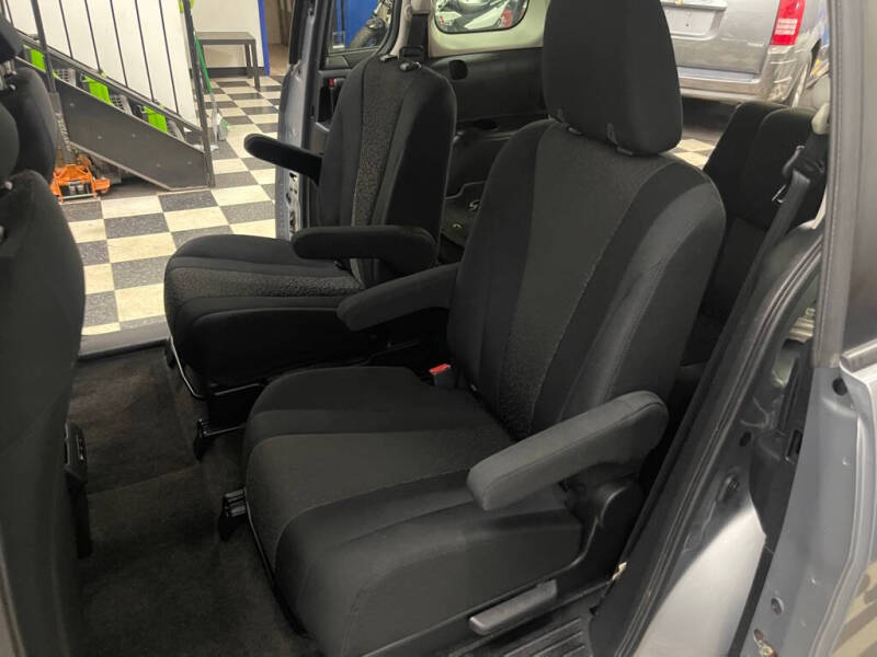 2012 Mazda MAZDA5 Sport
