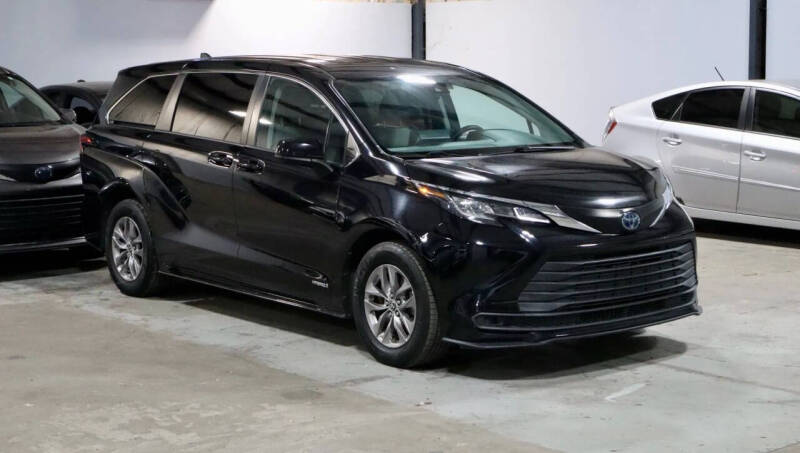 2021 Toyota Sienna LE 8-Passenger