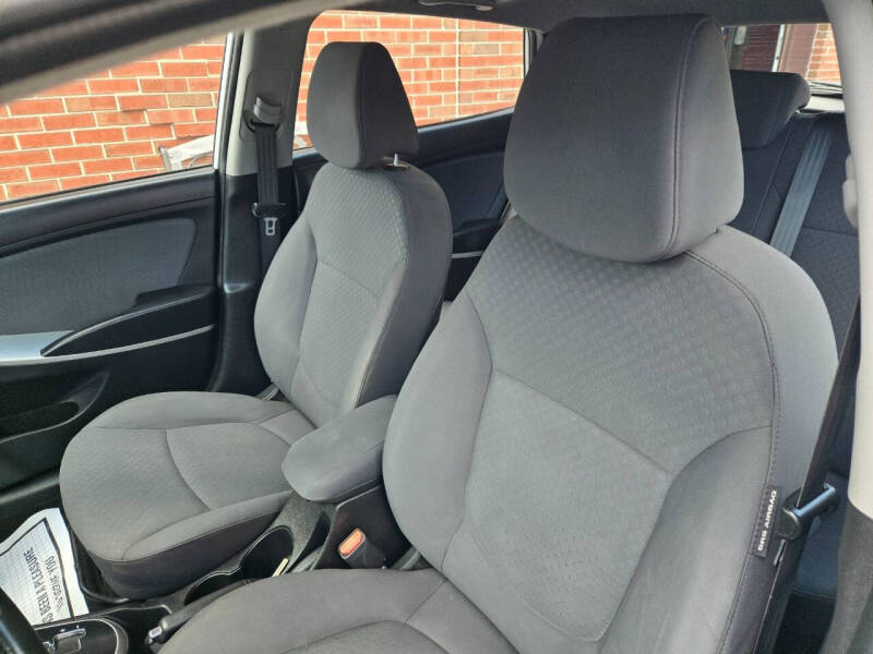 2014 Hyundai Accent SE