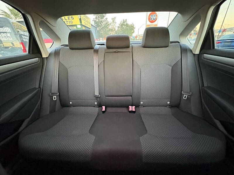 2012 Volkswagen Passat S PZEV