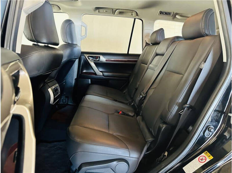 2019 Lexus GX PREMIUM photo 25