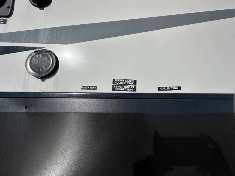 2022 Forest River Vengeance Rogue 26VKS